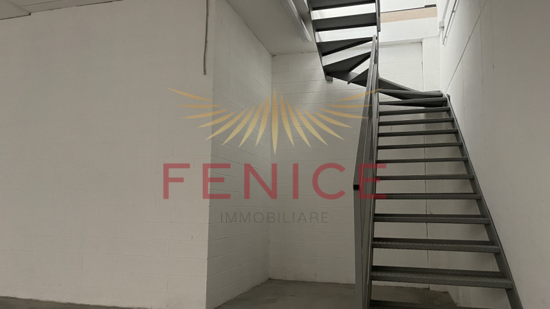 Se stai cercando un'opportunità unica nel cuore della splendida zona di Biadene, il nostro negozi...