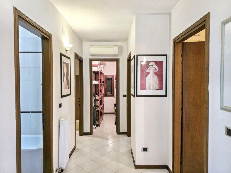 Quest’immobile viene venduto tramite asta online.

Casa indipendente, sita nel Comune di Barbaran...