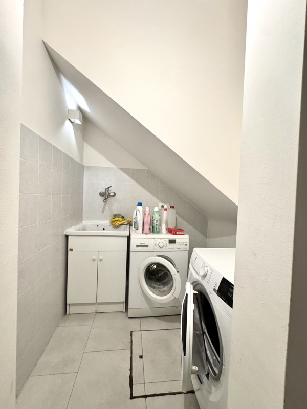 VILLA A SCHIERA A SANDRIGO 

Immobiliare Unica Colceresa via Marconi 2 - 04241590376 - 3381150102...