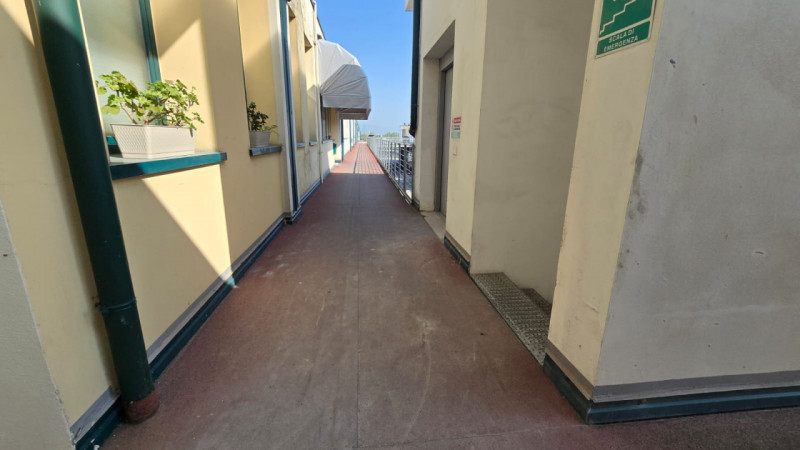 Situato nel cuore di Agugliaro, questo affascinante spazio commerciale di 300 mq è ora disponibil...