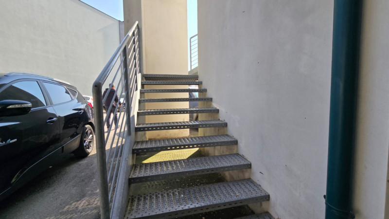 Situato nel cuore di Agugliaro, questo affascinante spazio commerciale di 300 mq è ora disponibil...