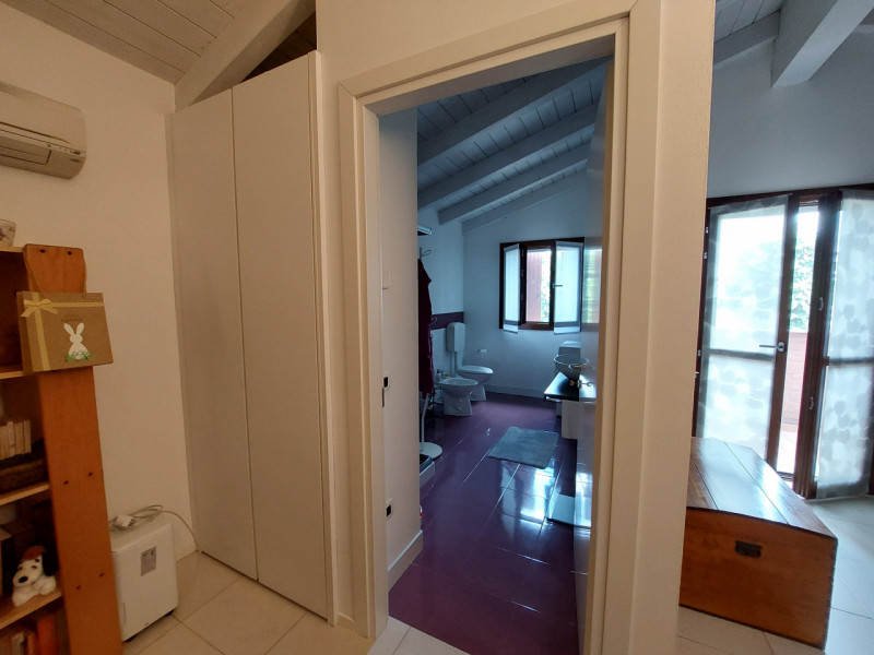 Masi

accogliente villetta a schiera in ottime condizioni, comoda alle vie principali

Proponiamo...