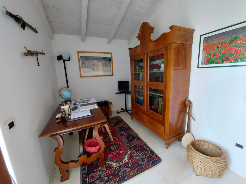 Masi

accogliente villetta a schiera in ottime condizioni, comoda alle vie principali

Proponiamo...