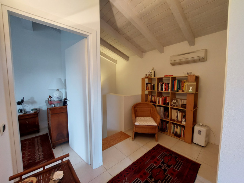 Masi

accogliente villetta a schiera in ottime condizioni, comoda alle vie principali

Proponiamo...