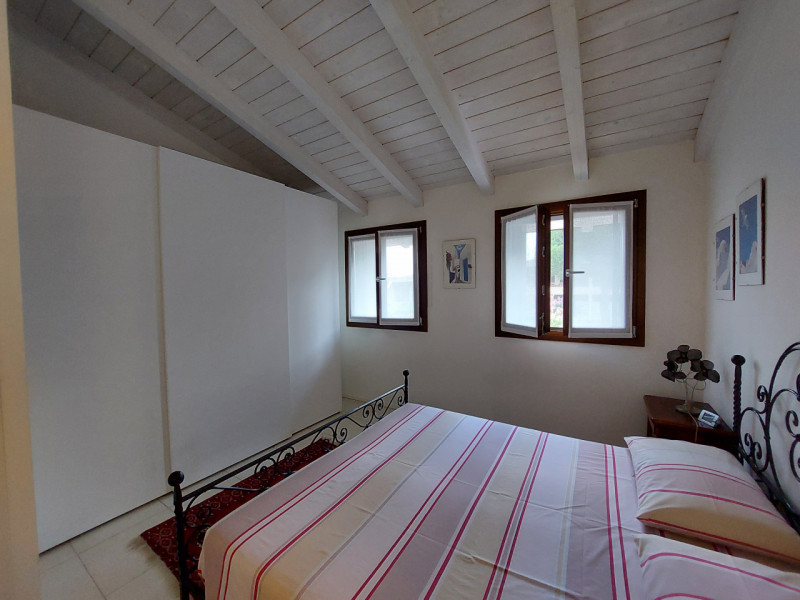 Masi

accogliente villetta a schiera in ottime condizioni, comoda alle vie principali

Proponiamo...