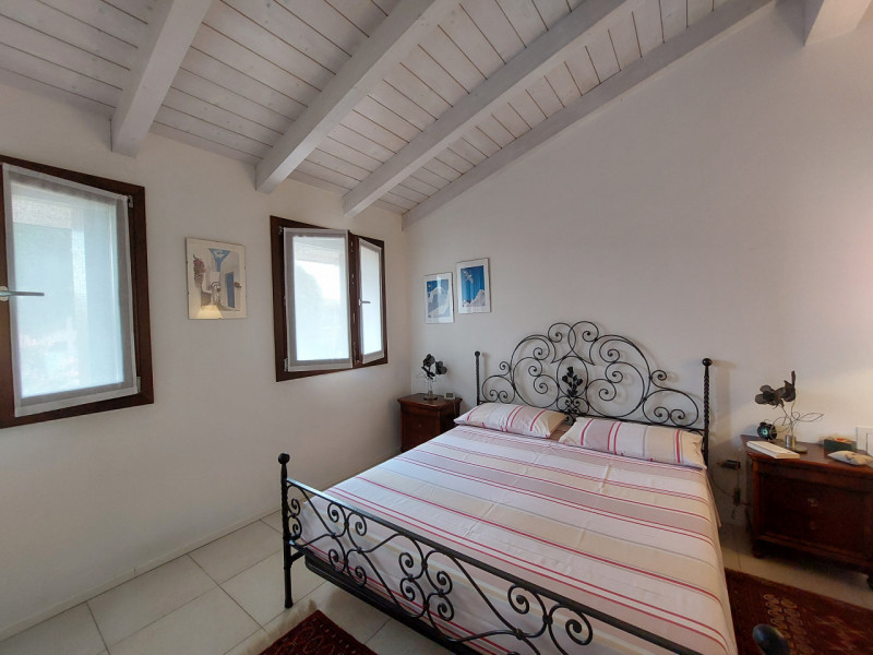 Masi

accogliente villetta a schiera in ottime condizioni, comoda alle vie principali

Proponiamo...