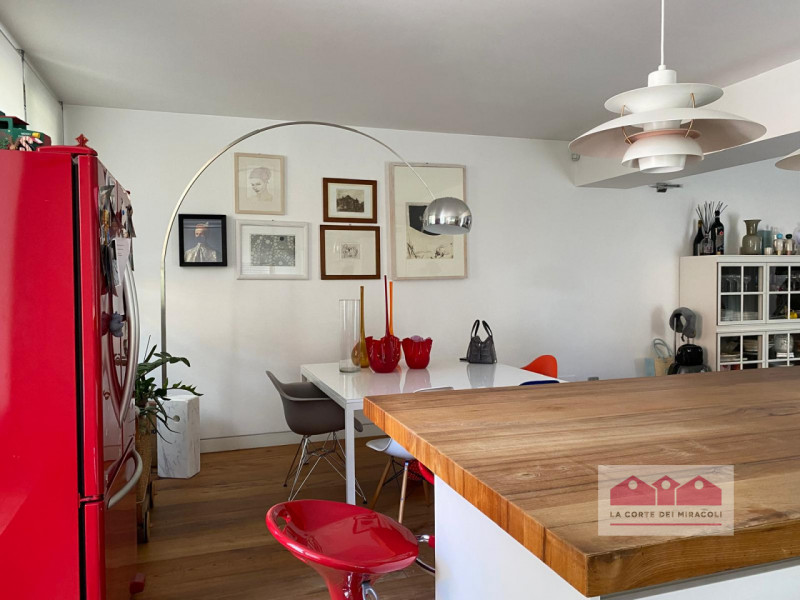 BORGO SANTA LUCIA: INGRESSO INDIPENDENTE, SALA/SALOTTO/CUCINA A VISTA,  TERRAZZA DI 80 MQ, SERVIZ...