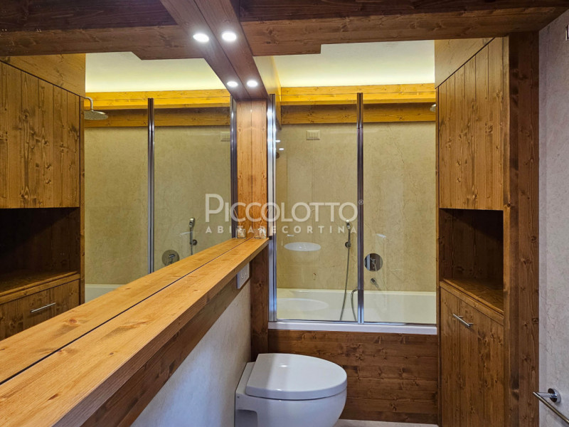 Rif. A5323 - DISPONIBILE LUGLIO / AGOSTO 2026 e STAGIONE INVERNALE 2026/ 2027

Cortina d'Ampezzo ...