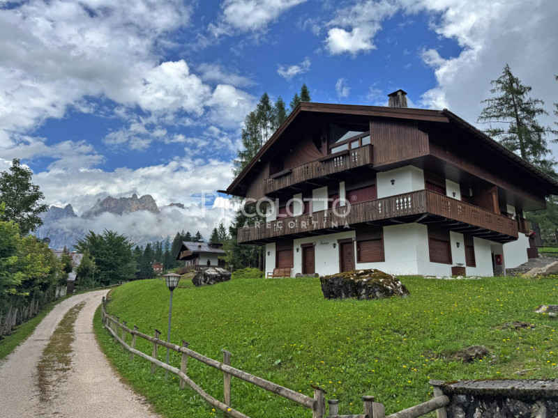 Rif. A5323 - DISPONIBILE LUGLIO / AGOSTO 2026 e STAGIONE INVERNALE 2026/ 2027

Cortina d'Ampezzo ...