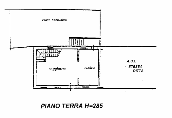 In centro storico, fuori dalla ZTL e a pochi passi da Piazza Matteotti, si cela una casa terracie...