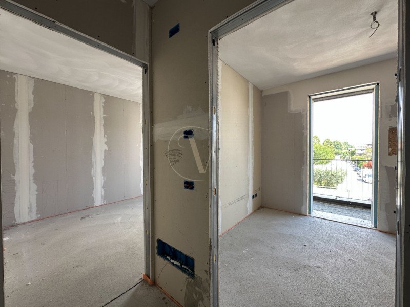 Nel residence più nuovo nel quartiere di Torre, si trova in vendita un appartamento all’ultimo pi...