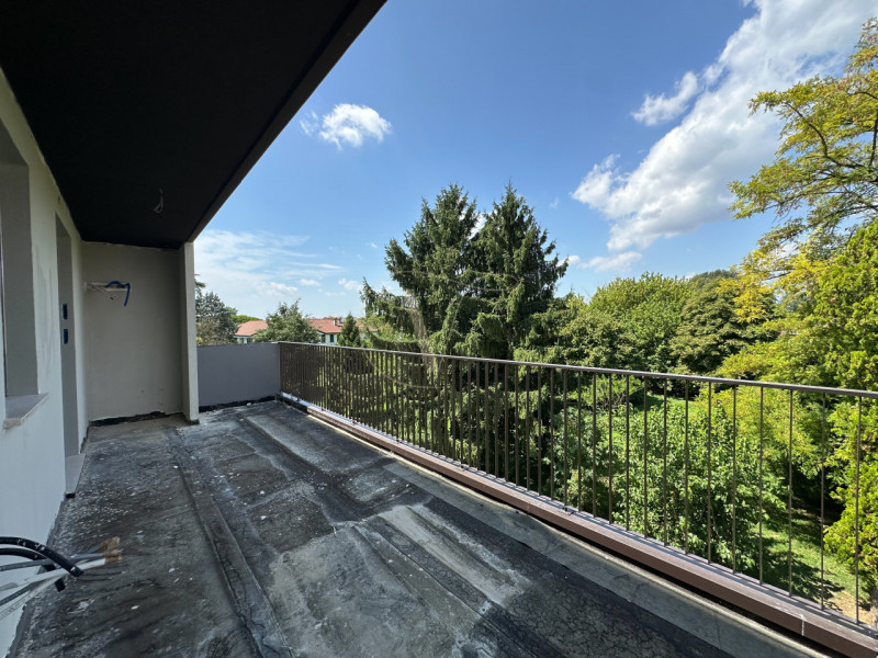 Nel residence più nuovo nel quartiere di Torre, si trova in vendita un appartamento all’ultimo pi...