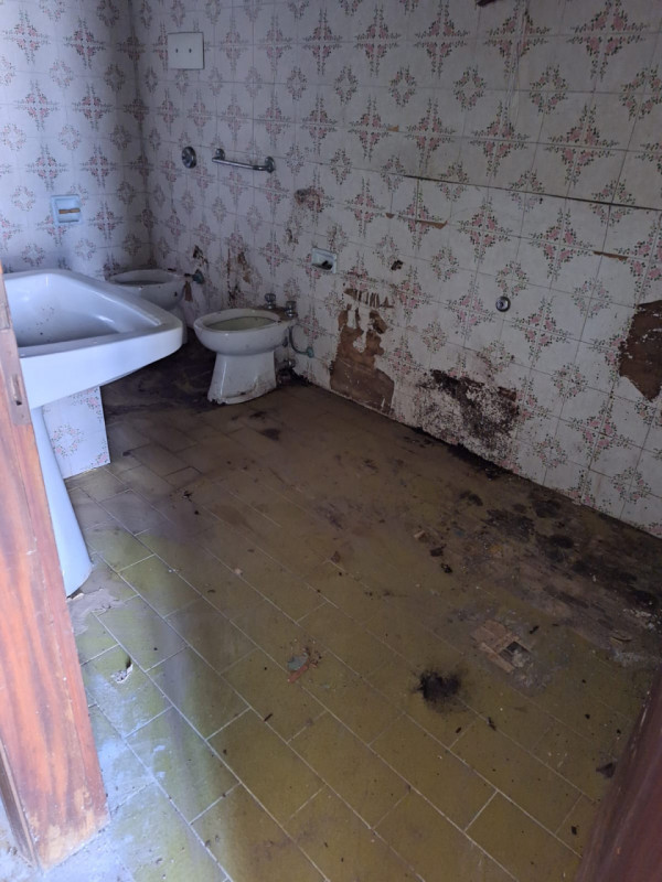 vigonovo a ridosso del centro del paese ,posto tranquillo su strada chiusa vendesi bifamiliare in...