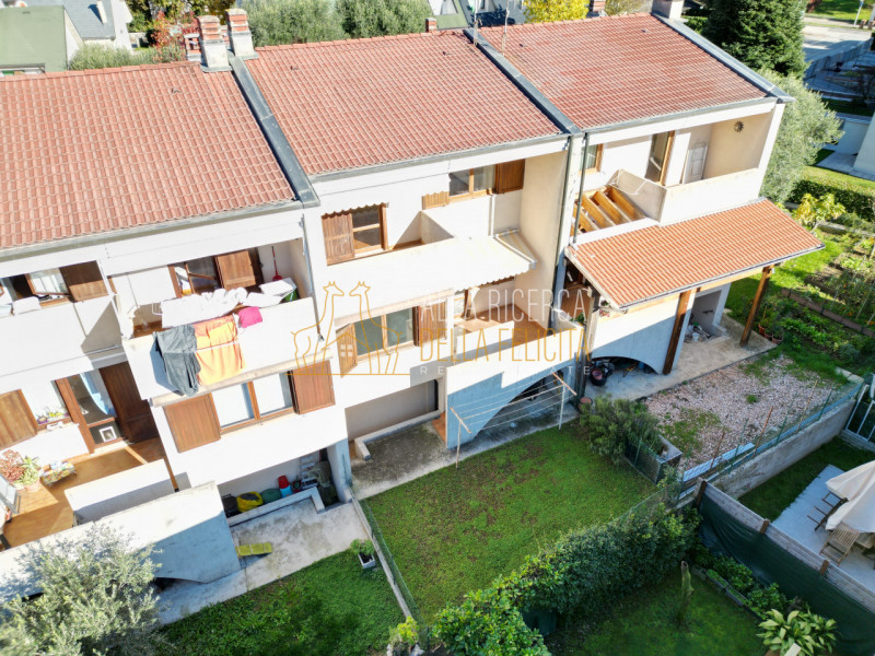 SCHIO - Poleo: in zona tranquilla e ricercata CASA A SCHIERA CENTRALE servita da giardino esclusi...