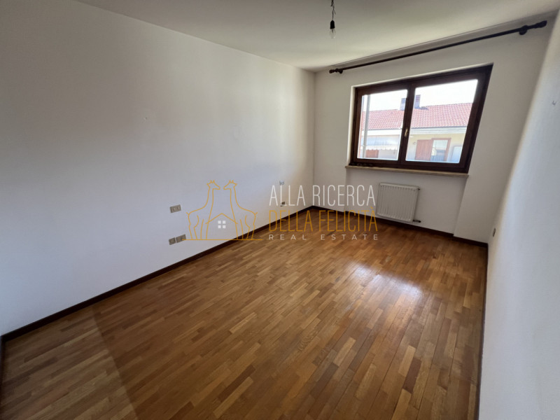 SCHIO - Poleo: in zona tranquilla e ricercata CASA A SCHIERA CENTRALE servita da giardino esclusi...