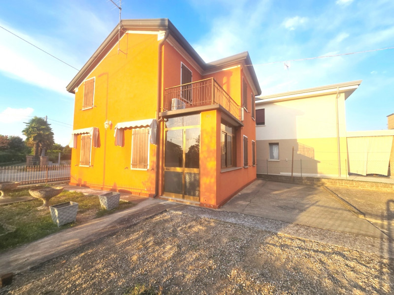 Case, Appartamenti, Ville, Attici, Loft in Vendita a Campolongo Maggiore