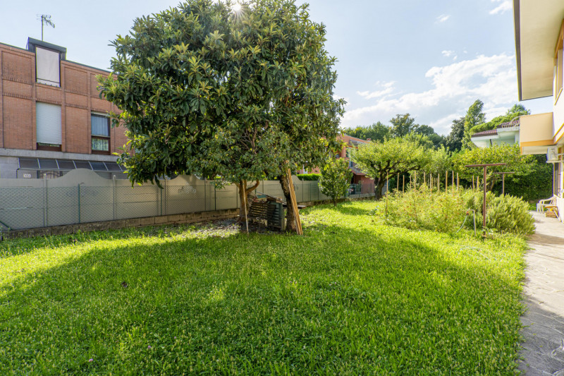 Nel cuore di Abano Terme, a pochi passi dal rinomato centro commerciale Ca' Grande, proponiamo un...