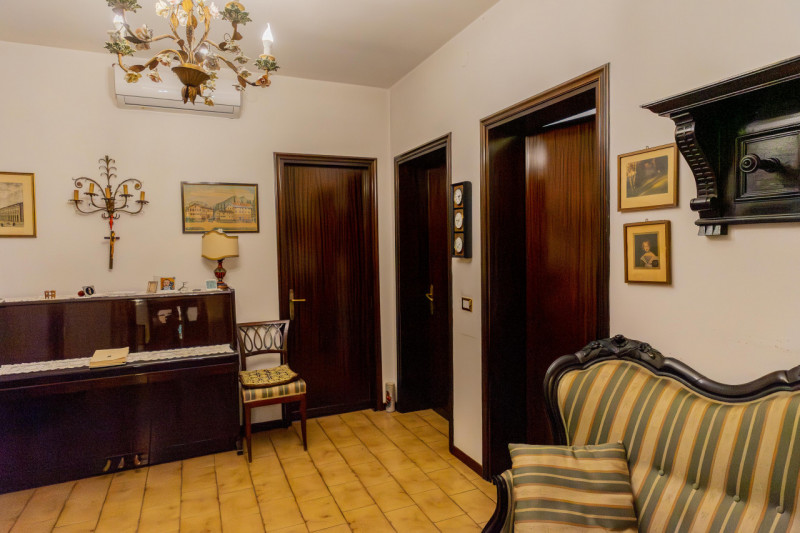 Nel cuore di Abano Terme, a pochi passi dal rinomato centro commerciale Ca' Grande, proponiamo un...