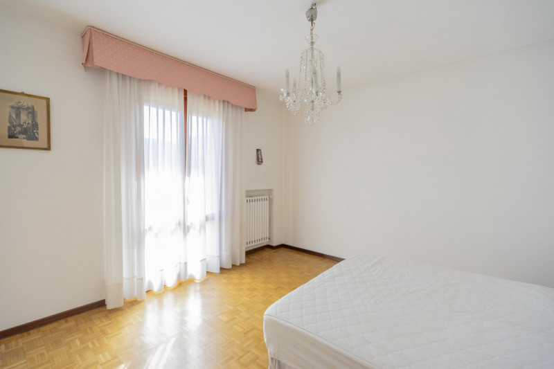 Nel cuore di Abano Terme, a pochi passi dal rinomato centro commerciale Ca' Grande, proponiamo un...