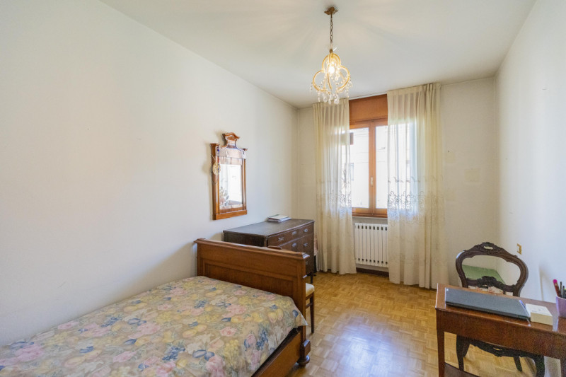 Nel cuore di Abano Terme, a pochi passi dal rinomato centro commerciale Ca' Grande, proponiamo un...