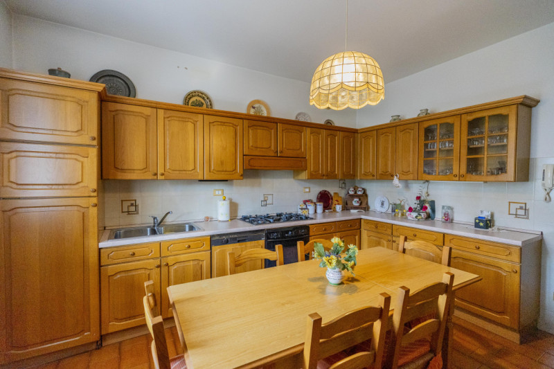 Nel cuore di Abano Terme, a pochi passi dal rinomato centro commerciale Ca' Grande, proponiamo un...