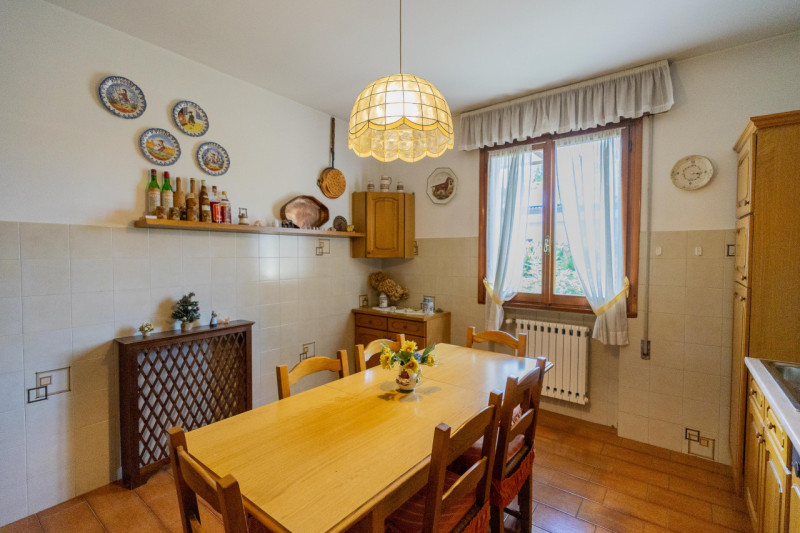 Nel cuore di Abano Terme, a pochi passi dal rinomato centro commerciale Ca' Grande, proponiamo un...