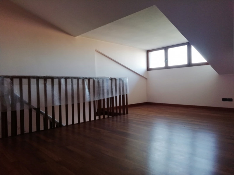 Caselle di Selvazzano: Vendesi in complesso residenziale appartamento ultimo piano sviluppato su ...