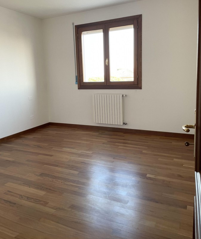 Caselle di Selvazzano: Vendesi in complesso residenziale appartamento ultimo piano sviluppato su ...