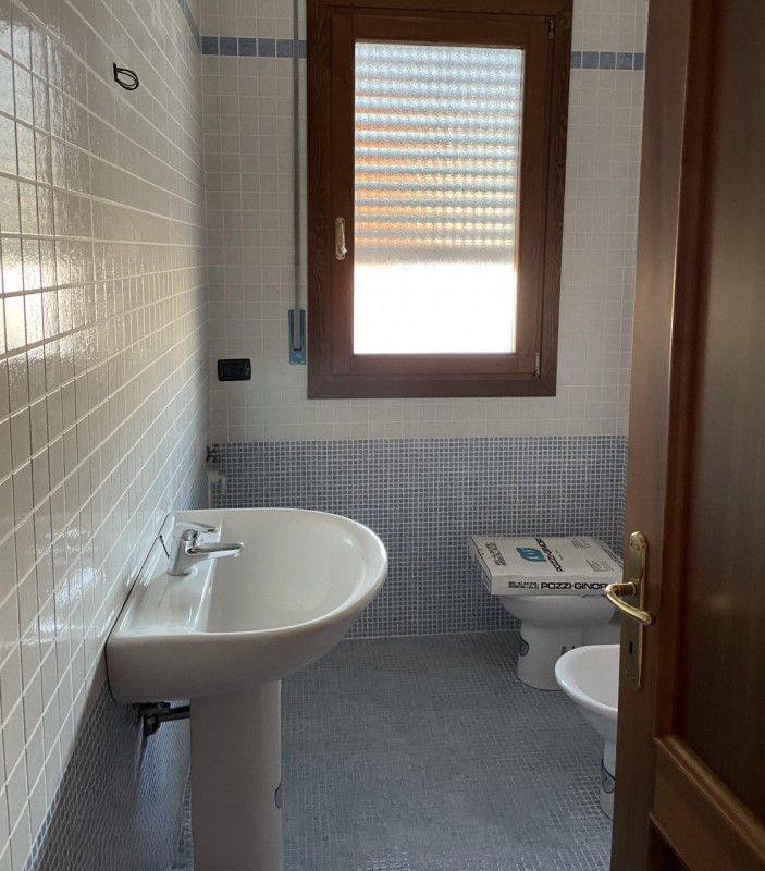 Caselle di Selvazzano: Vendesi in complesso residenziale appartamento ultimo piano sviluppato su ...