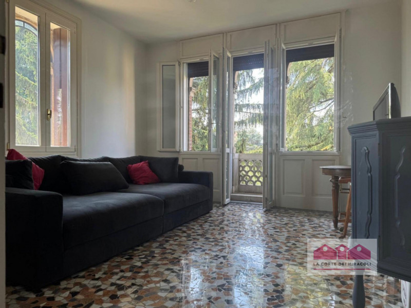 VICENZA – SANT’ANDREA: AFFASCINANTE TRICAMERE IN EDIFICIO LIBERTY DEL 1940. RIF. VT63H EURO 395.0...