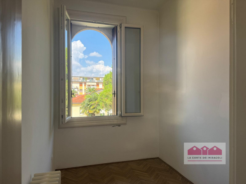 VICENZA – SANT’ANDREA: AFFASCINANTE TRICAMERE IN EDIFICIO LIBERTY DEL 1940. RIF. VT63H EURO 395.0...