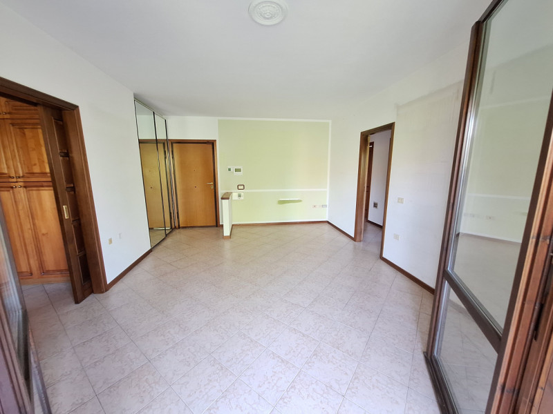 Modena Affitto Appartamento pentalocale