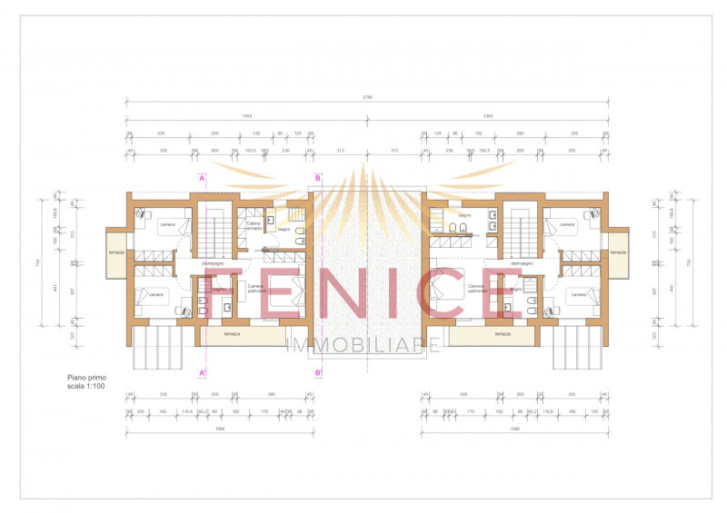 Scopri questa splendida bifamiliare al grezzo avanzato situata nel cuore di Montebelluna, precisa...