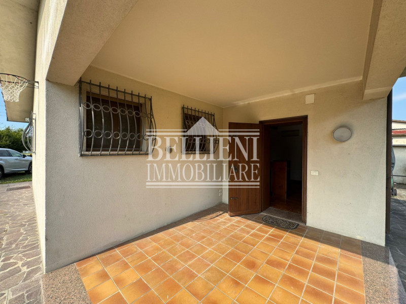 POZZOLEONE - A 20 minuti da Vicenza per gli amanti della tranquillità proponiamo in locazione una...