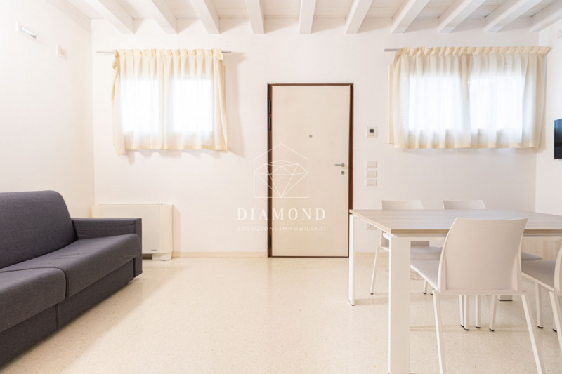 Falzè di Trevignano: mini appartamento al piano terra, inserito all'interno di un residence di pr...