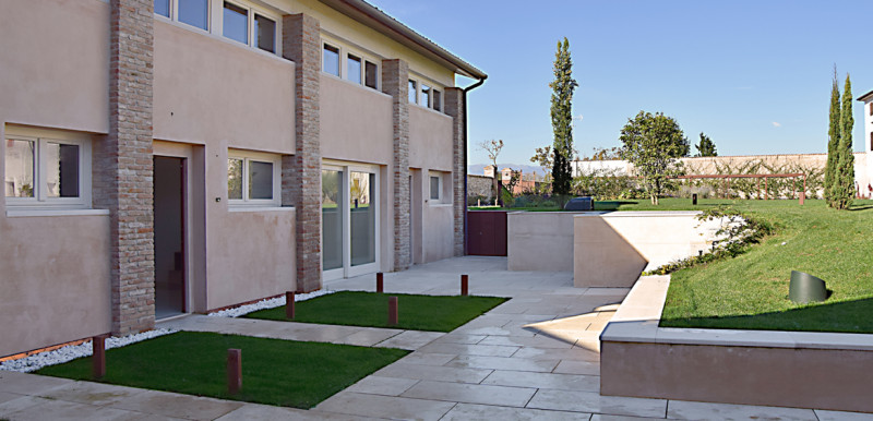 Falzè di Trevignano: mini appartamento al piano terra, inserito all'interno di un residence di pr...