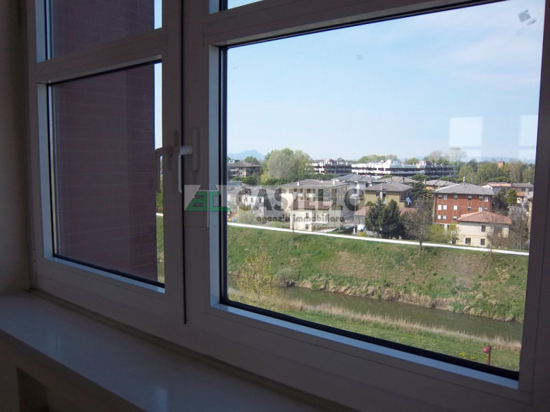 Cadoneghe Castagnara
In posizione strategica, comodo alle principali vie di comunicazione, propon...