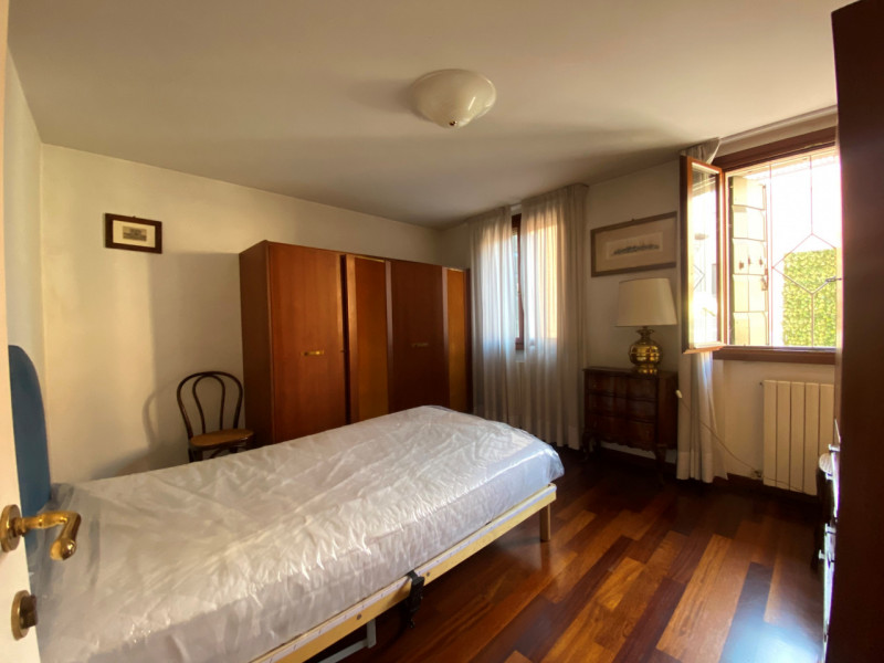 A pochi passi da Piazza Pola, in un elegante palazzina d’epoca completamente ristrutturata, di so...