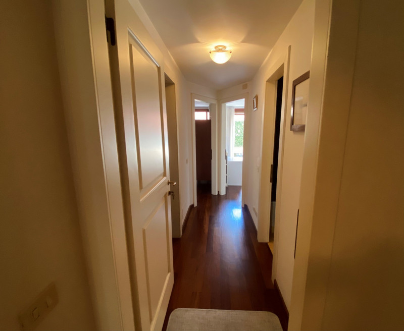 A pochi passi da Piazza Pola, in un elegante palazzina d’epoca completamente ristrutturata, di so...