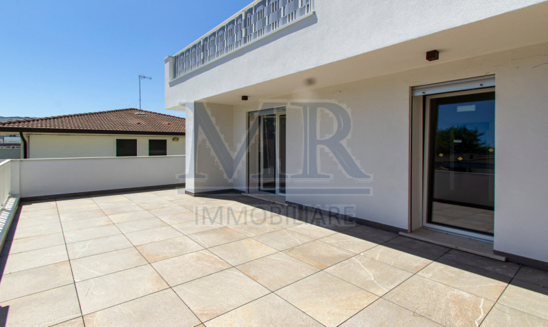 ABANO TERME - RIF MR008G4
AMPIO SOGGIORNO - 3 CAMERE - CL. ENERG. "A4"

A pochi passi dalla zona ...