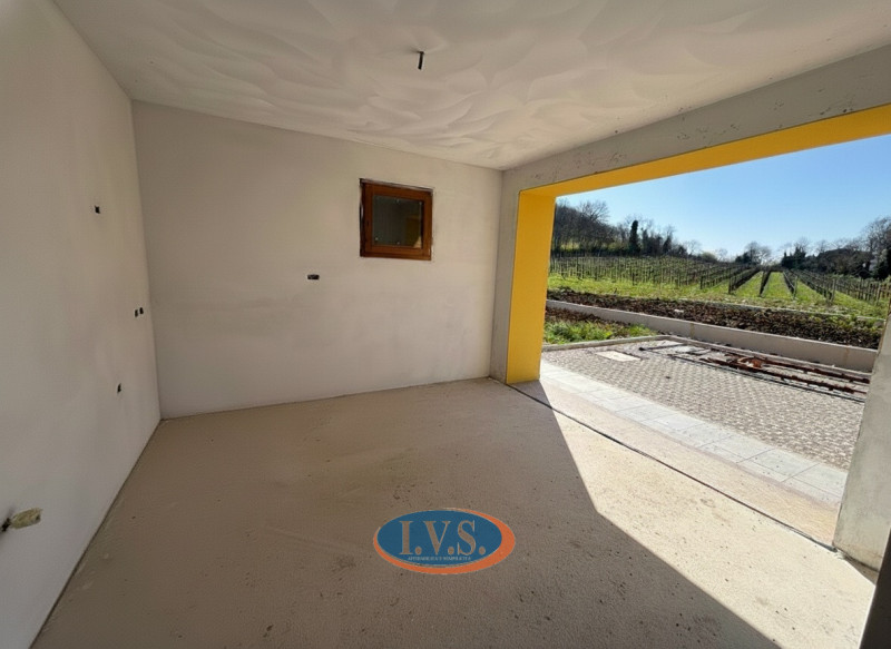 Scopri queste affascinanti porzioni di case a schiera o porzioni di bifamiliari situate a due pas...