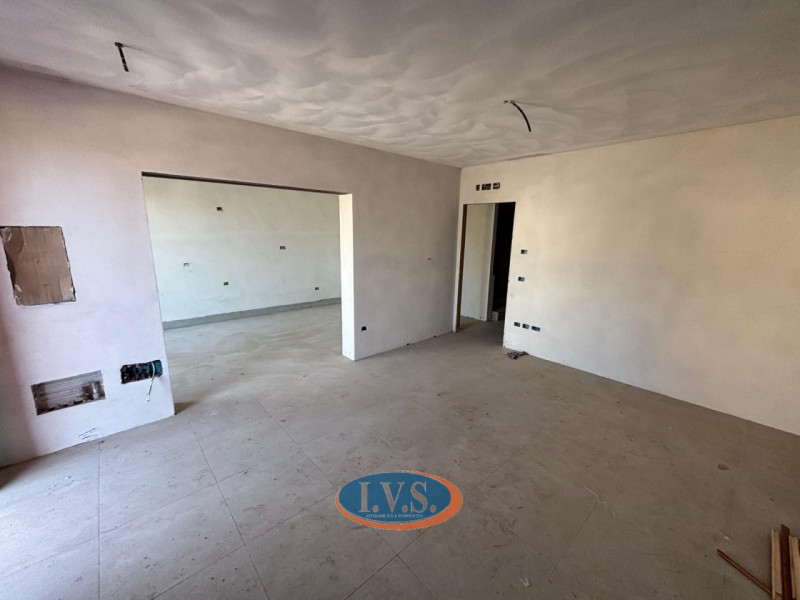 Scopri queste affascinanti porzioni di case a schiera o porzioni di bifamiliari situate a due pas...