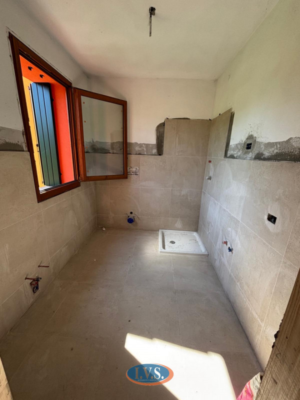 Scopri queste affascinanti porzioni di case a schiera o porzioni di bifamiliari situate a due pas...