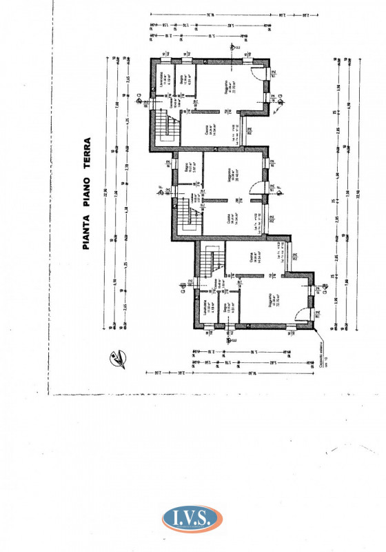 Scopri queste affascinanti porzioni di case a schiera o porzioni di bifamiliari situate a due pas...