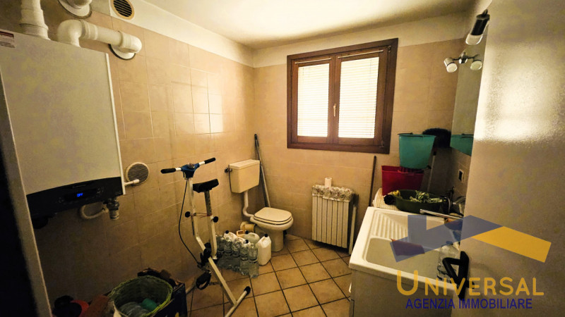 CAMPODARSEGO – fraz. SANT’ ANDREA In centro paese, cosa che permette di raggiungere tutti i servi...