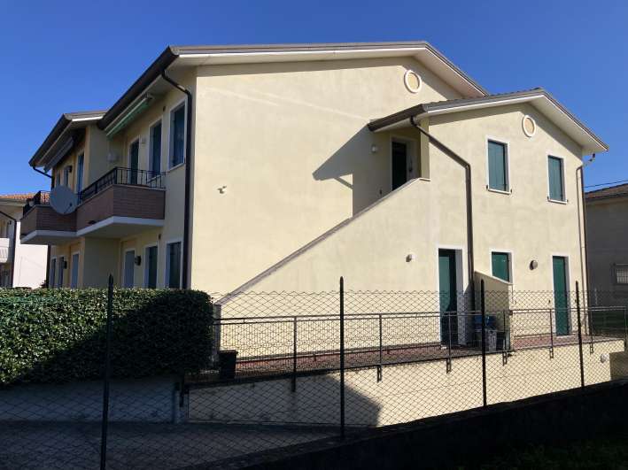 APPARTAMENTO ALL'ASTA A BARBARANO MOSSANO (VI)

Una bellissima proprietà è in vendita all'asta a ...