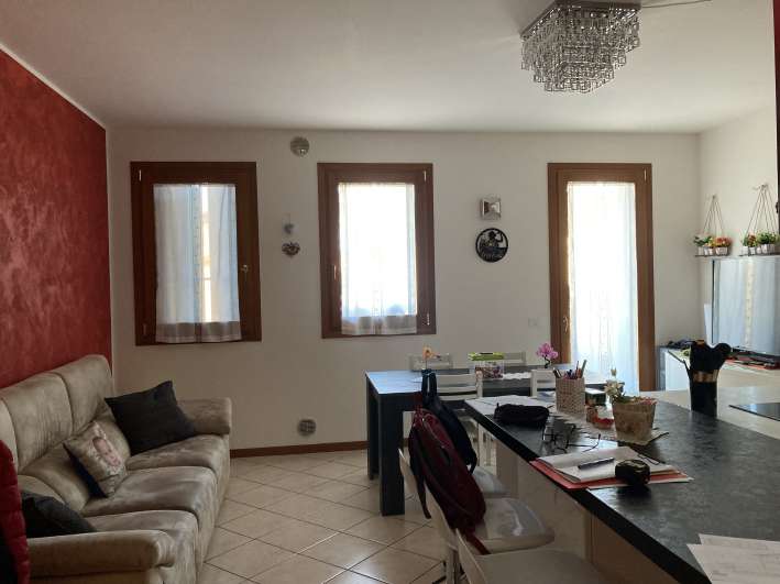 APPARTAMENTO ALL'ASTA A BARBARANO MOSSANO (VI)

Una bellissima proprietà è in vendita all'asta a ...