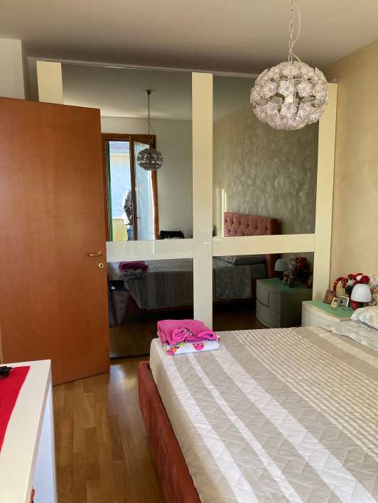 APPARTAMENTO ALL'ASTA A BARBARANO MOSSANO (VI)

Una bellissima proprietà è in vendita all'asta a ...