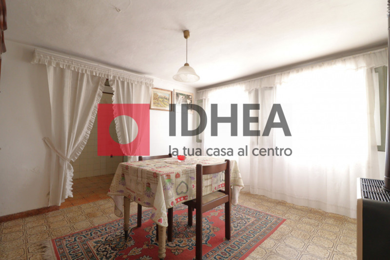 FONTANE 
CASA SINGOLA COMPOSTA DA DUE UNITA' ABITATIVE A FONTANE RIF. "AVV6" 

L'agenzia immobili...