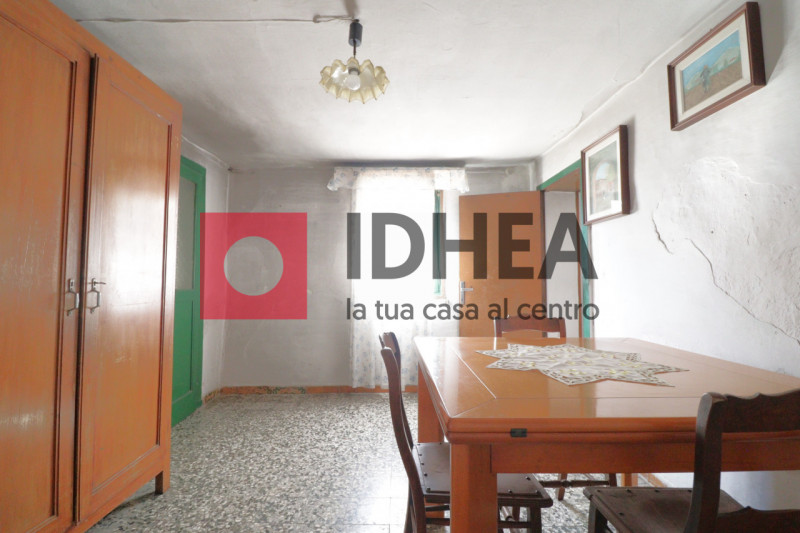 FONTANE 
CASA SINGOLA COMPOSTA DA DUE UNITA' ABITATIVE A FONTANE RIF. "AVV6" 

L'agenzia immobili...